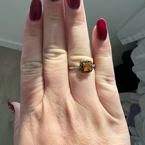 Ring, unsure of the size but I believe 7 or 7.5. 10k marking on it.